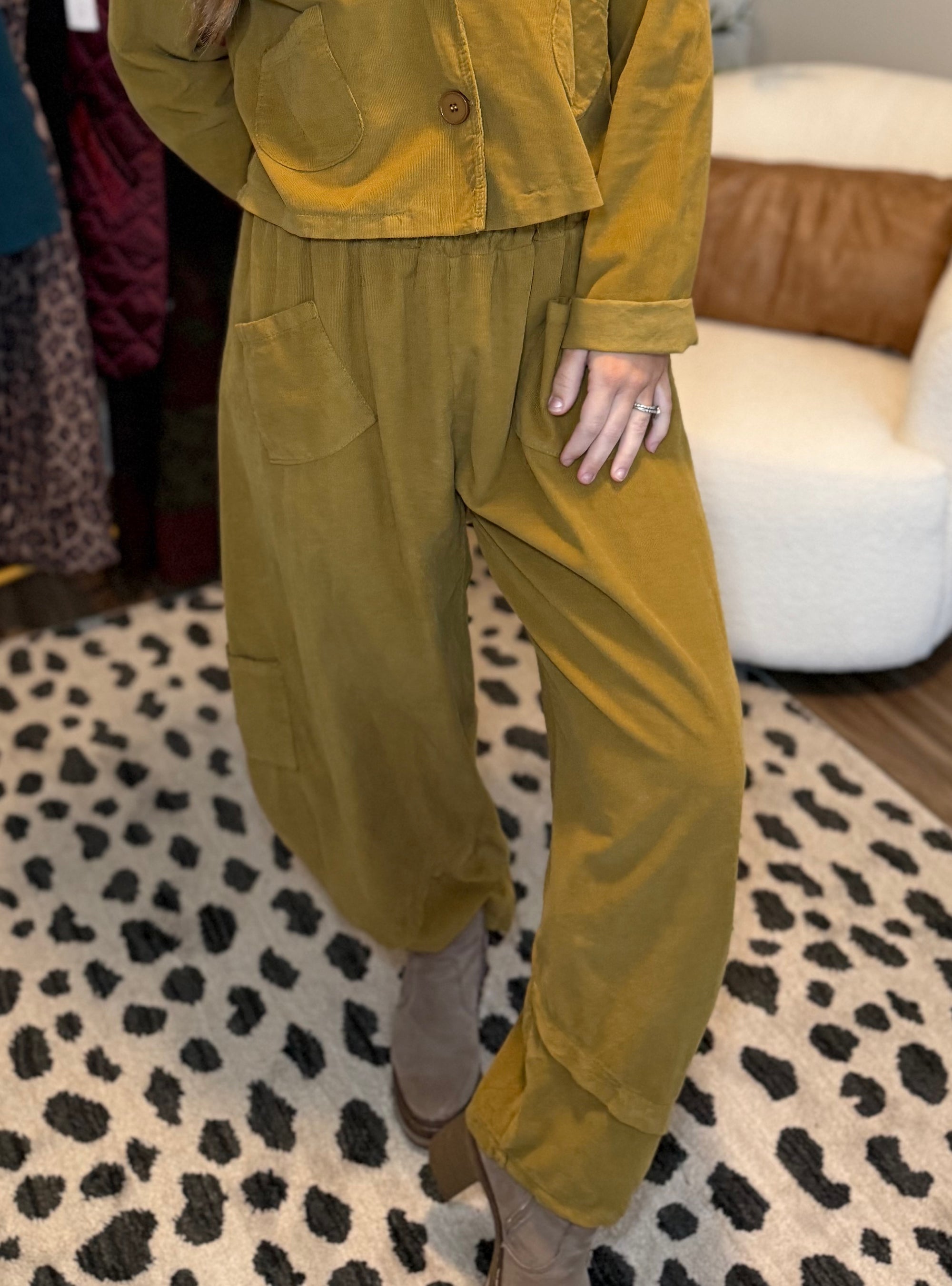 SAGA One Size Corduroy Barrel Pant