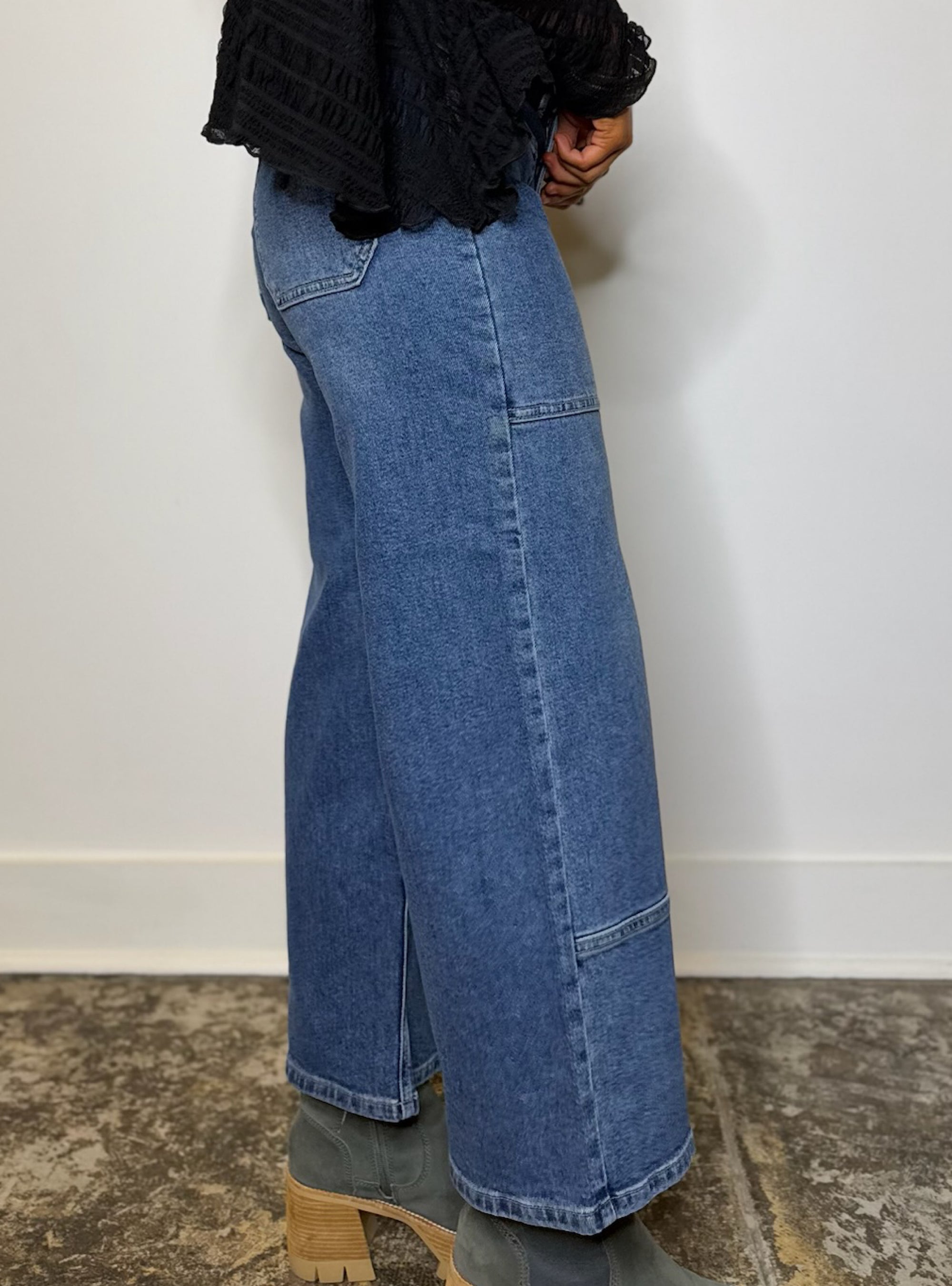 Just Black High Rise Copped Jean