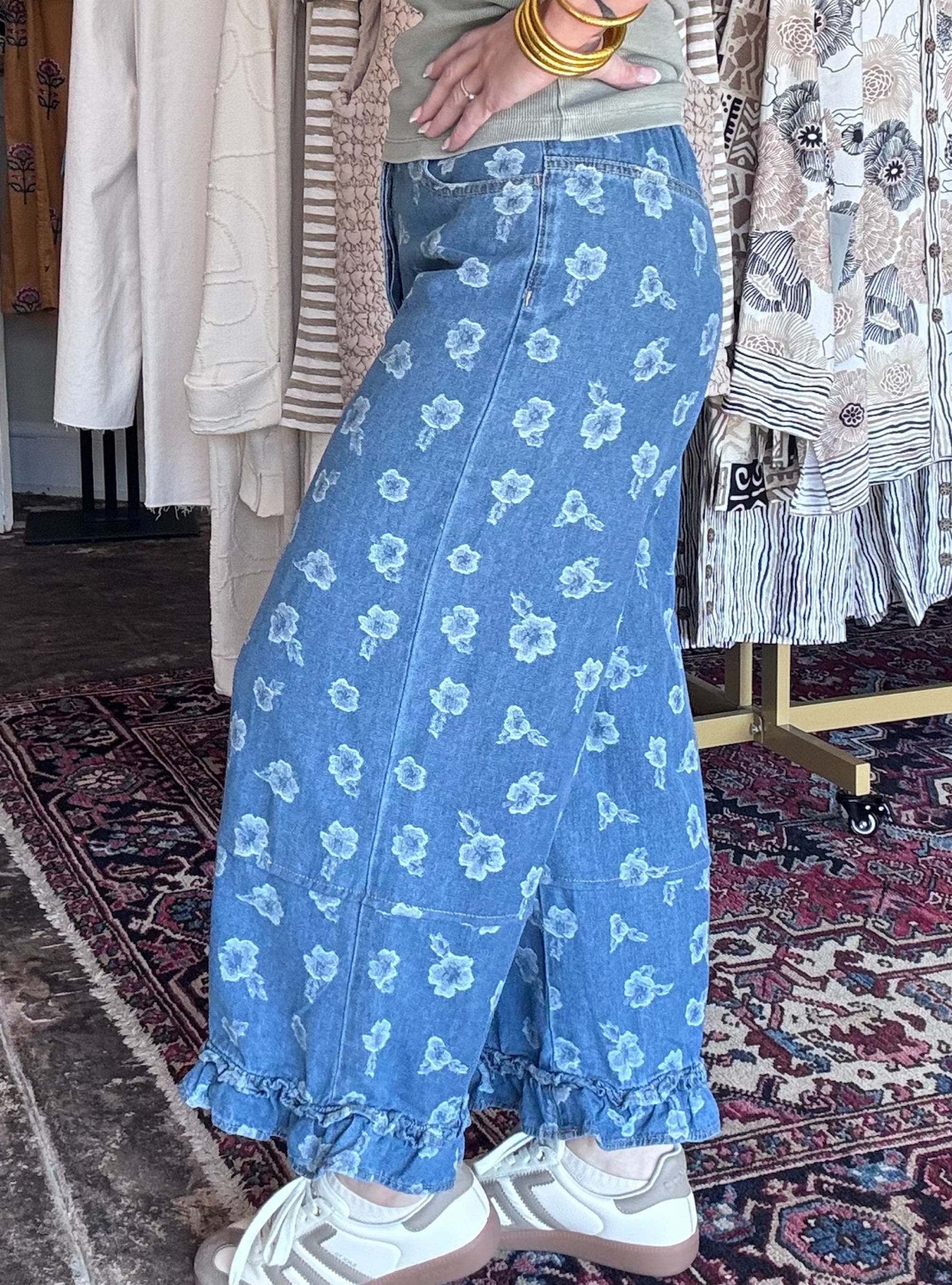 Fresh Cut Floral Cropped Jeans