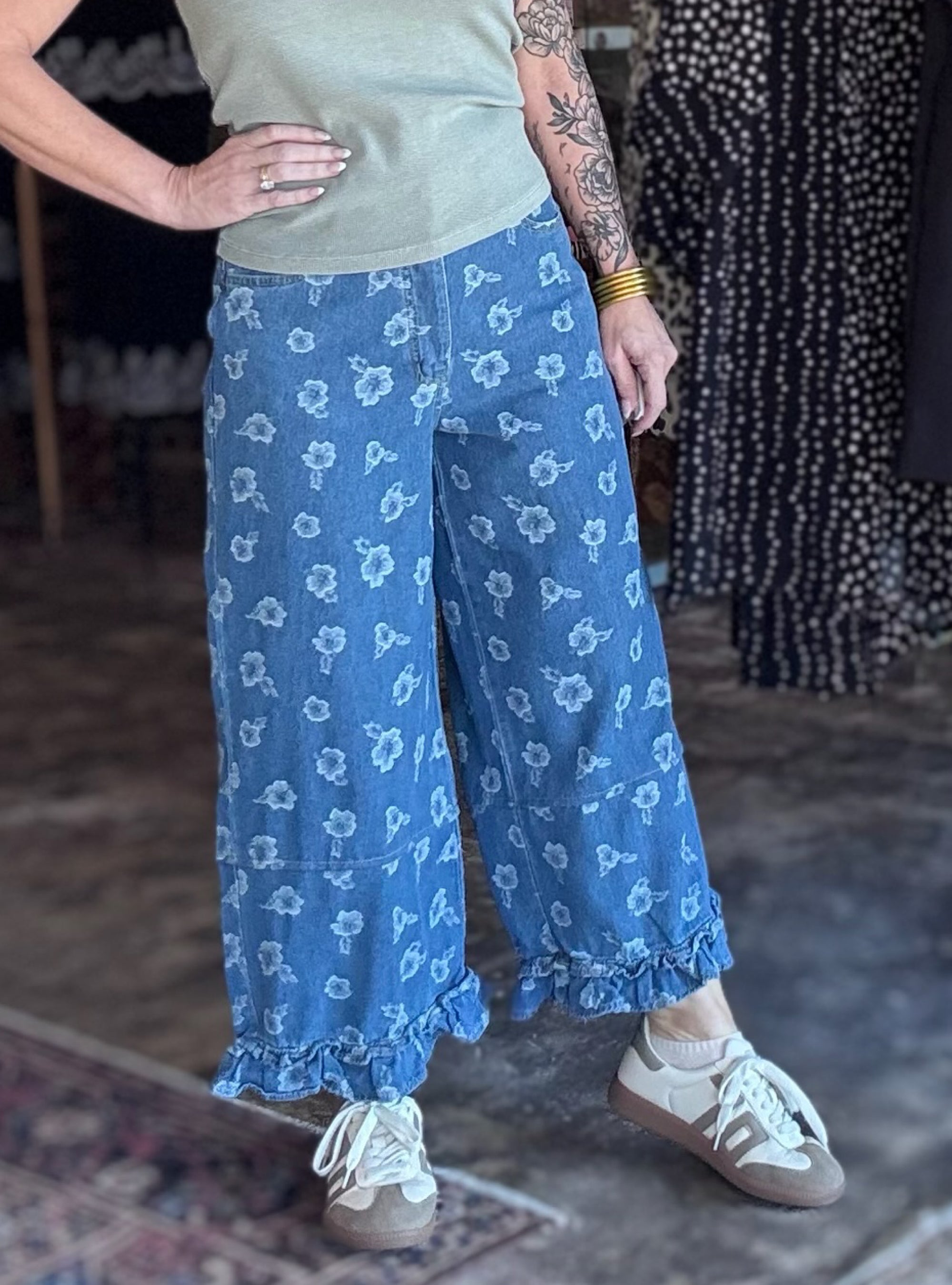 Fresh Cut Floral Cropped Jeans