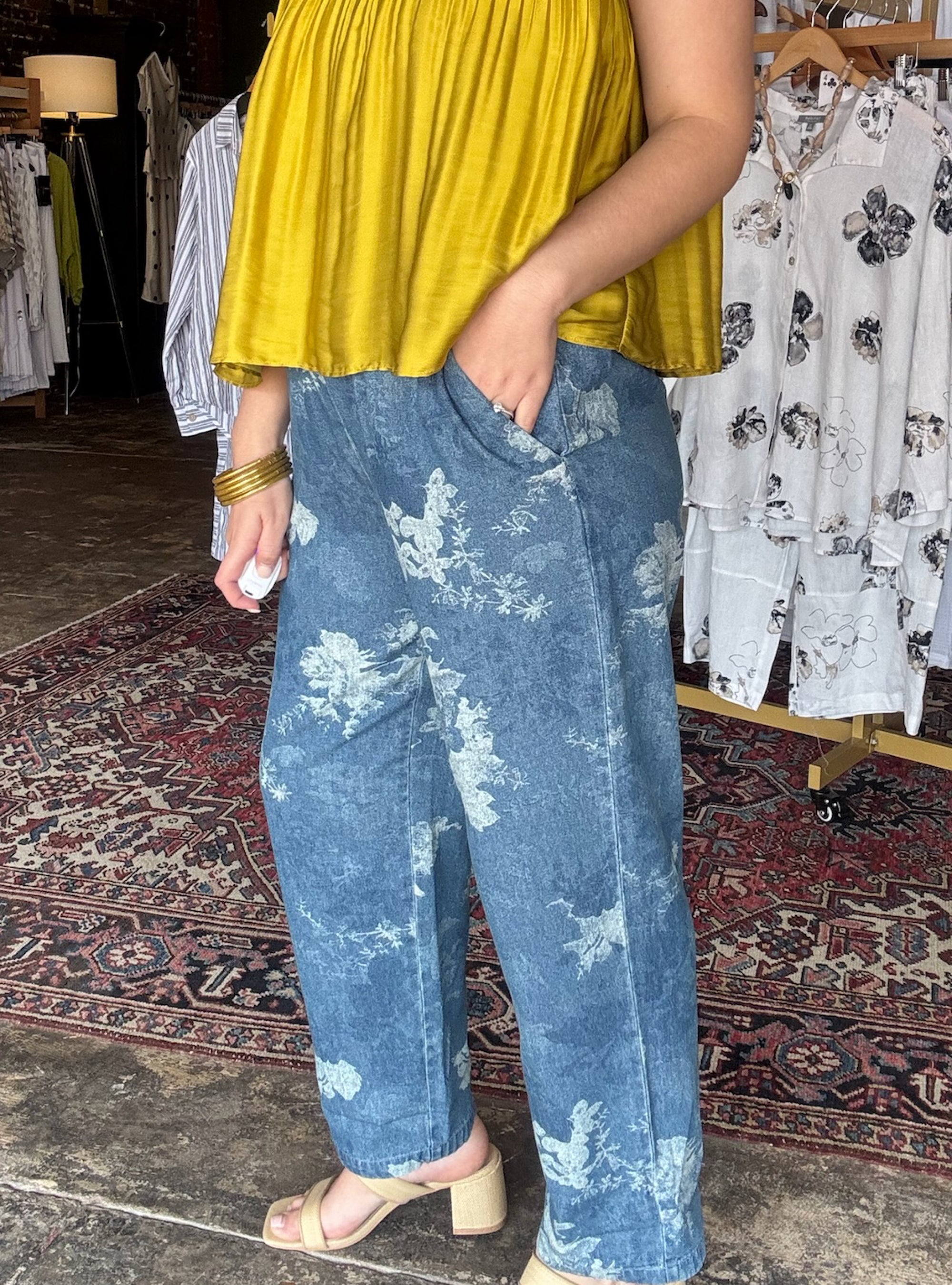 Renuar Denim Floral Printed Crop Pant