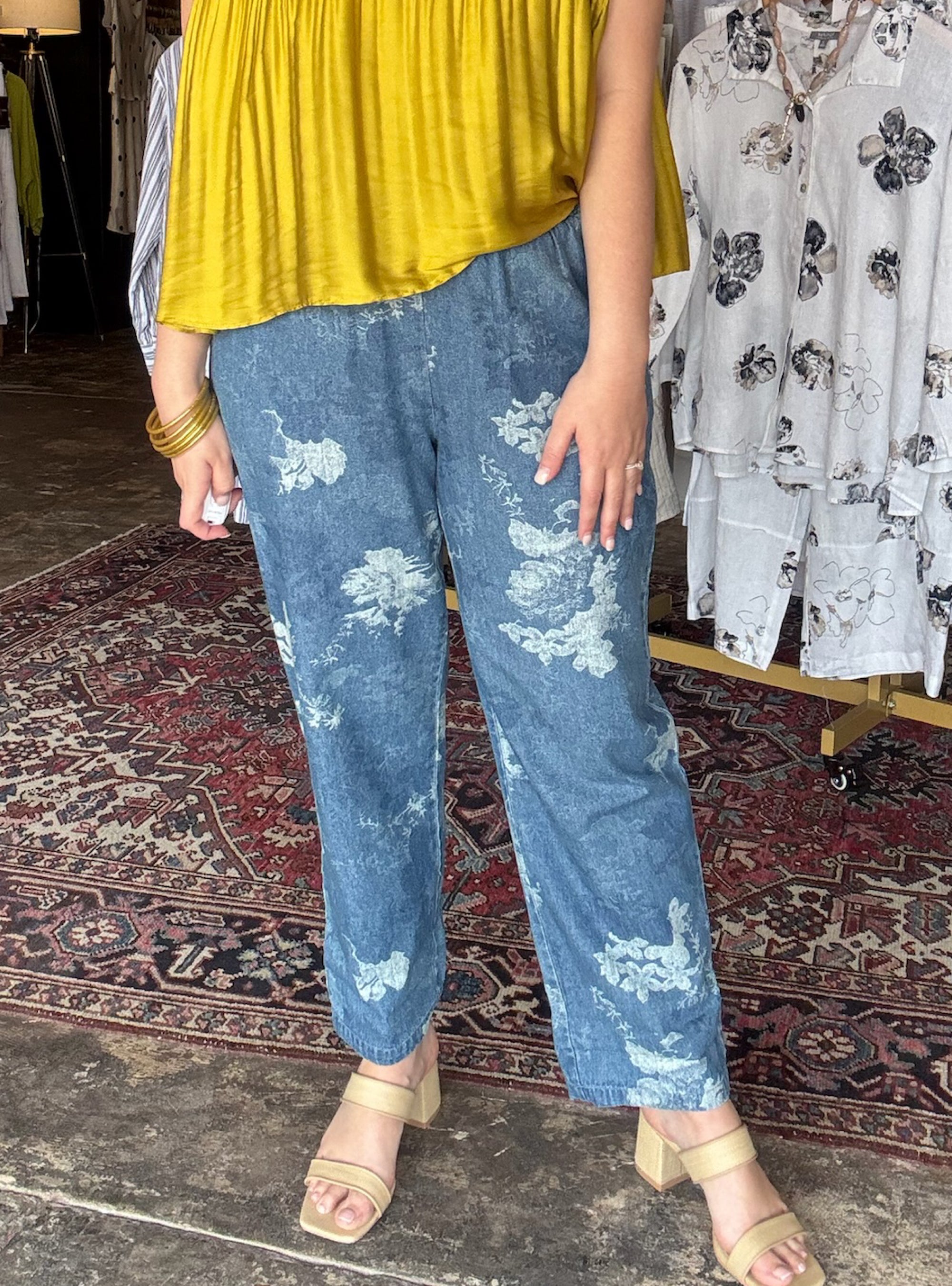 Renuar Denim Floral Printed Crop Pant