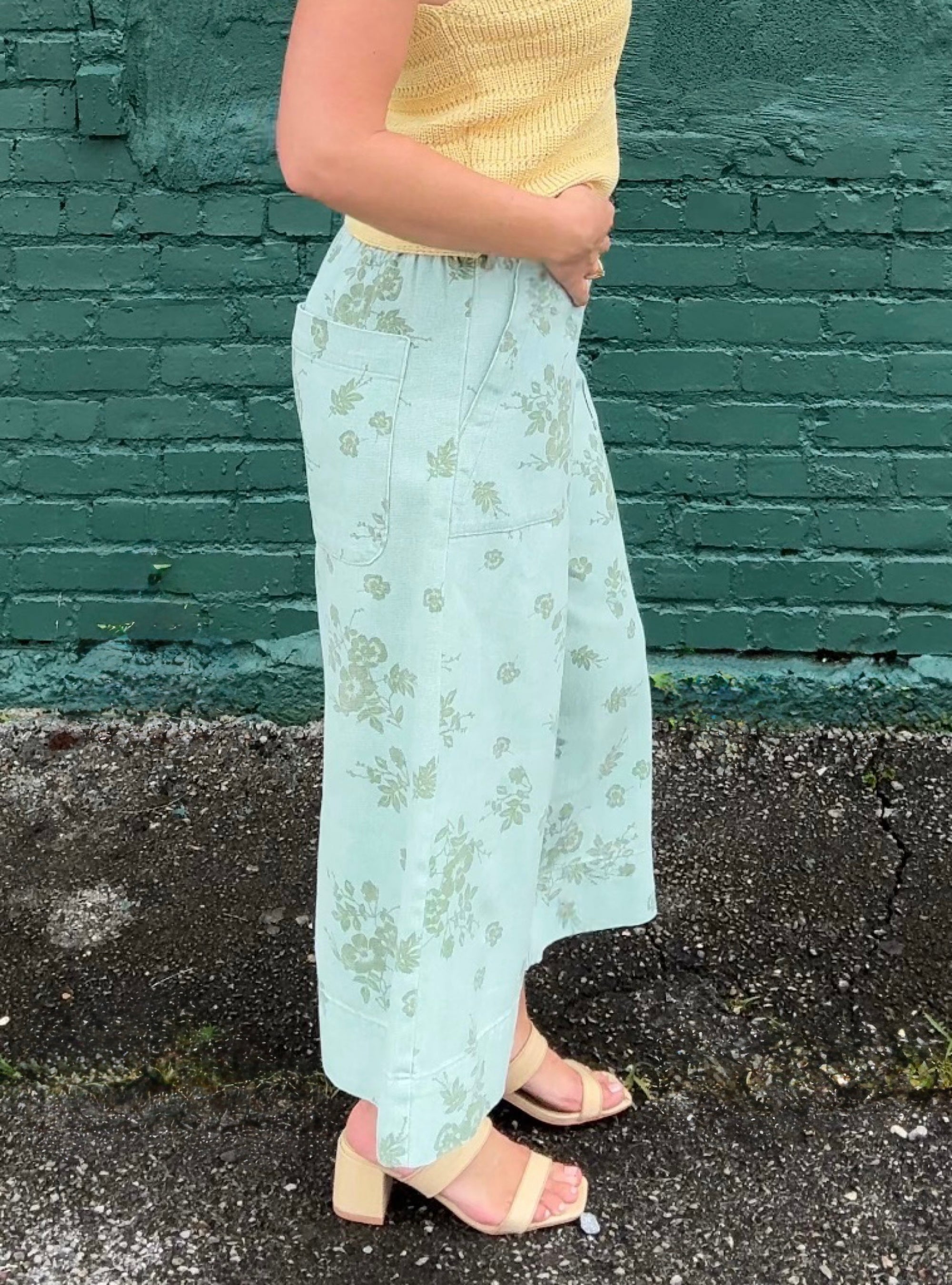 Mint Blossom Cropped Pant