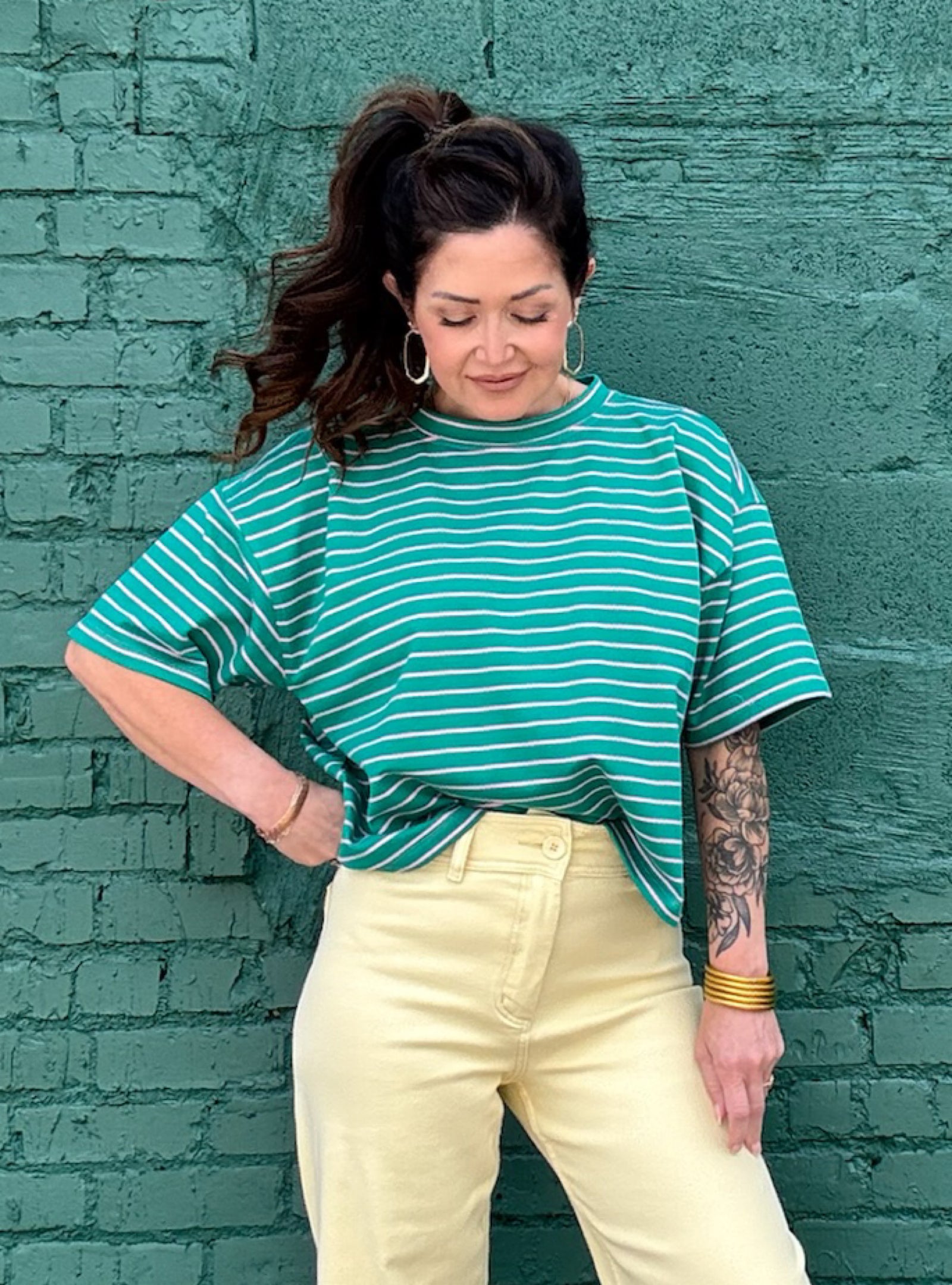 Serving Major Stripe Appeal Top