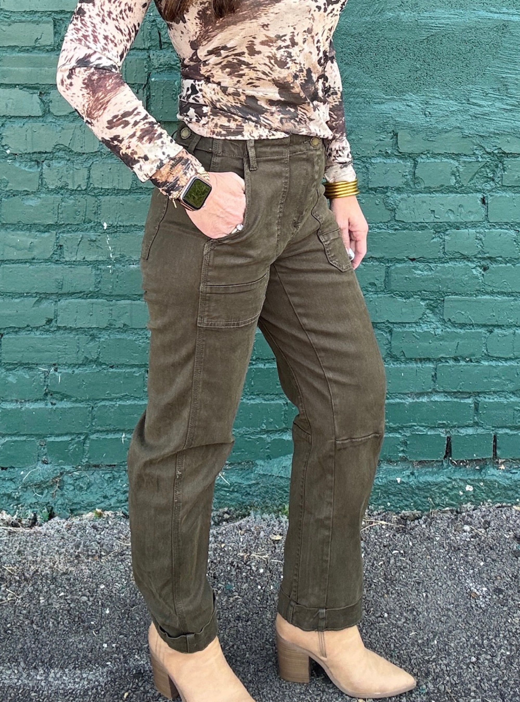 Charlie B Olive Twill Barrel Leg Pant