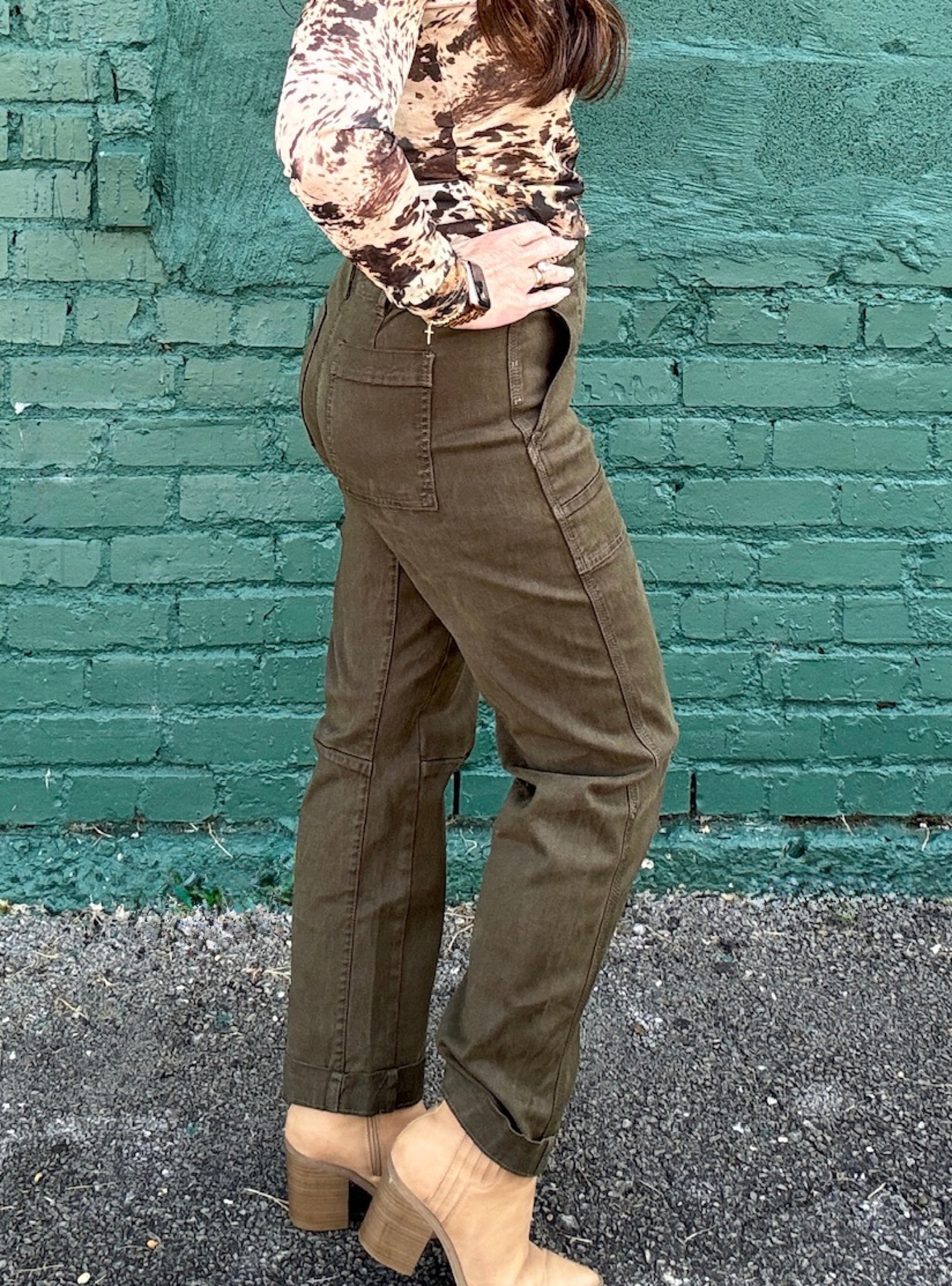 Charlie B Olive Twill Barrel Leg Pant