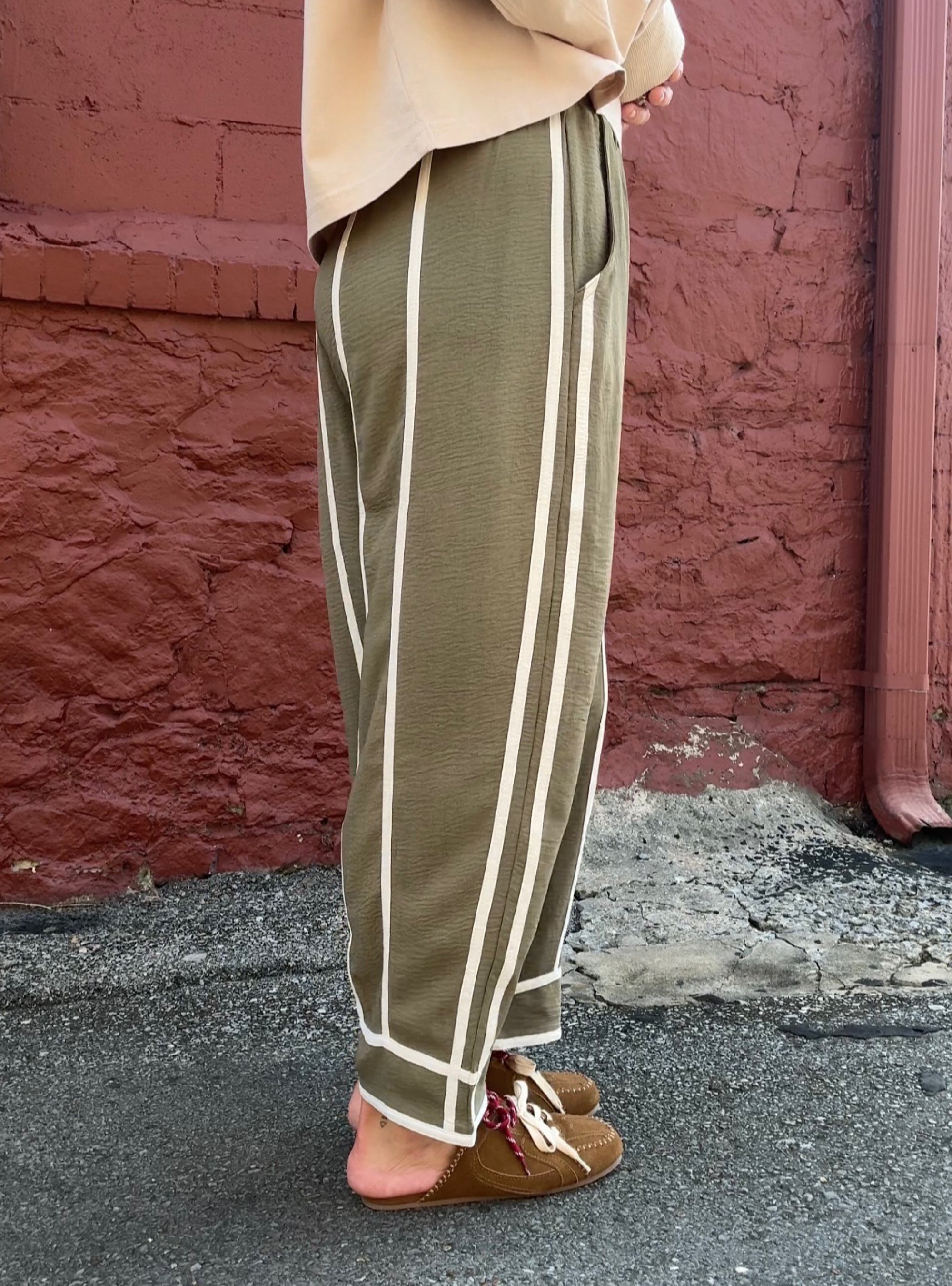 Sage It Ain’t So Contrast Stripe Pant