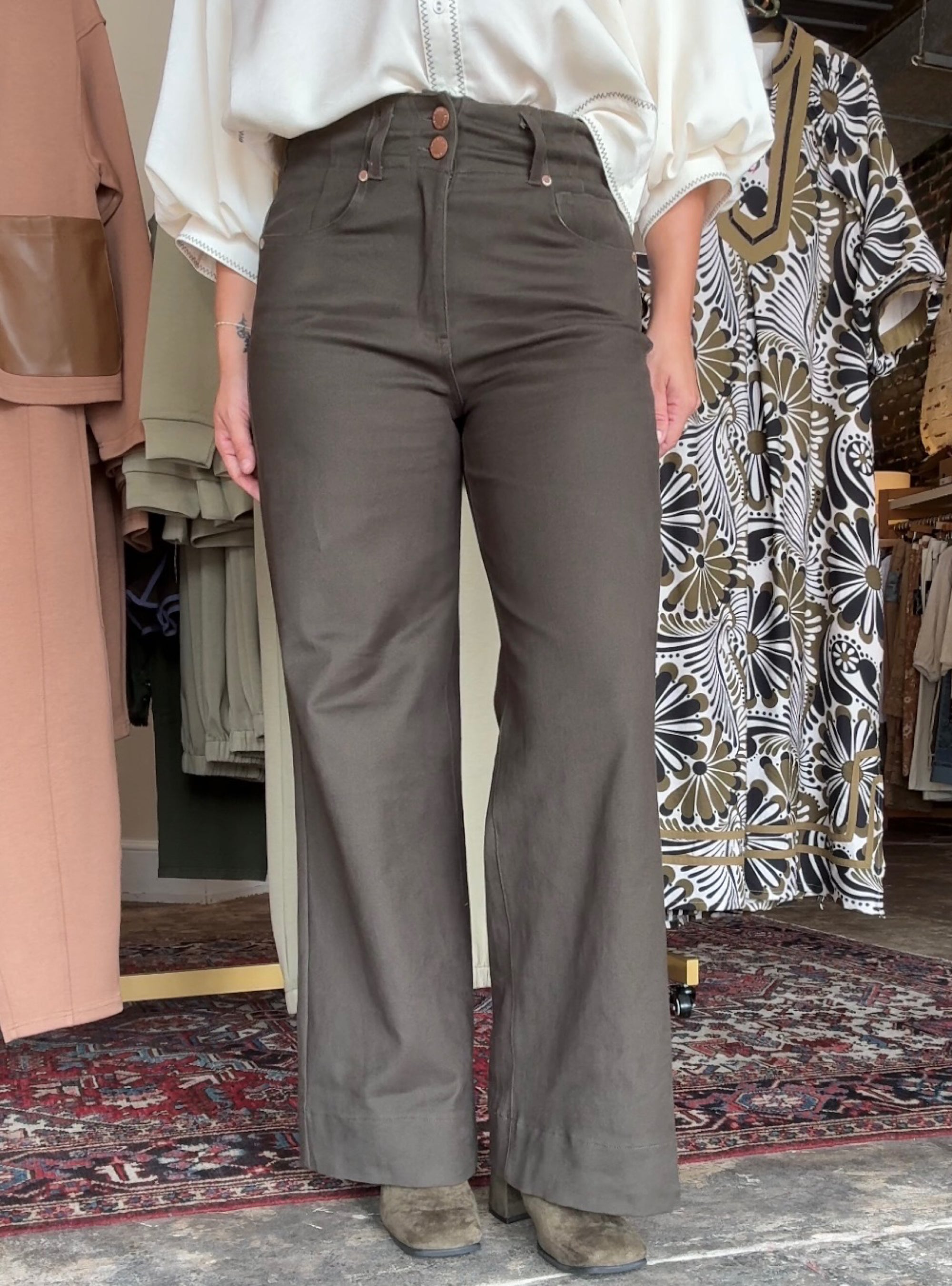 Olive A Good Wide Leg Jean