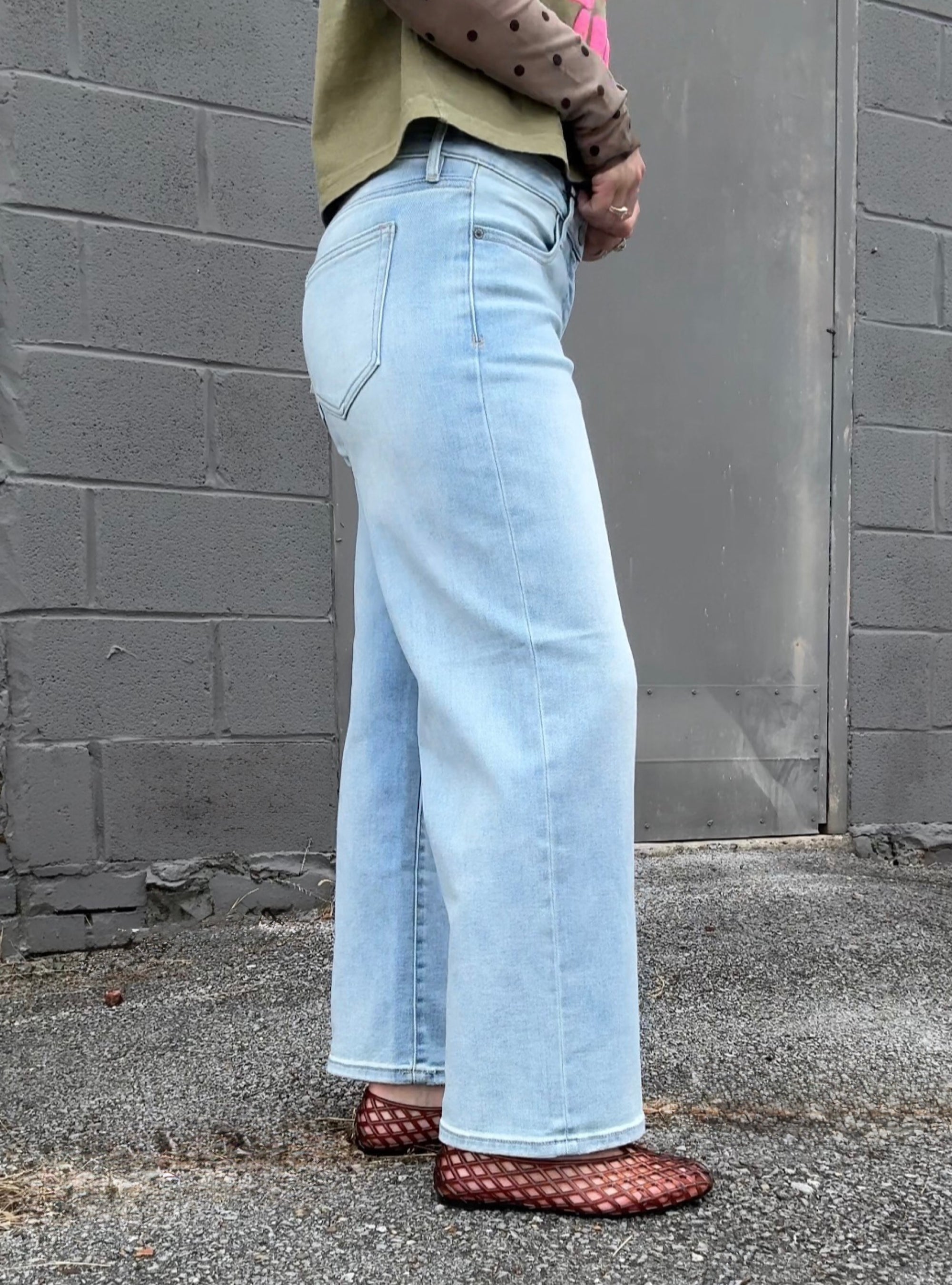 Hidden Light Wash Denim Jean