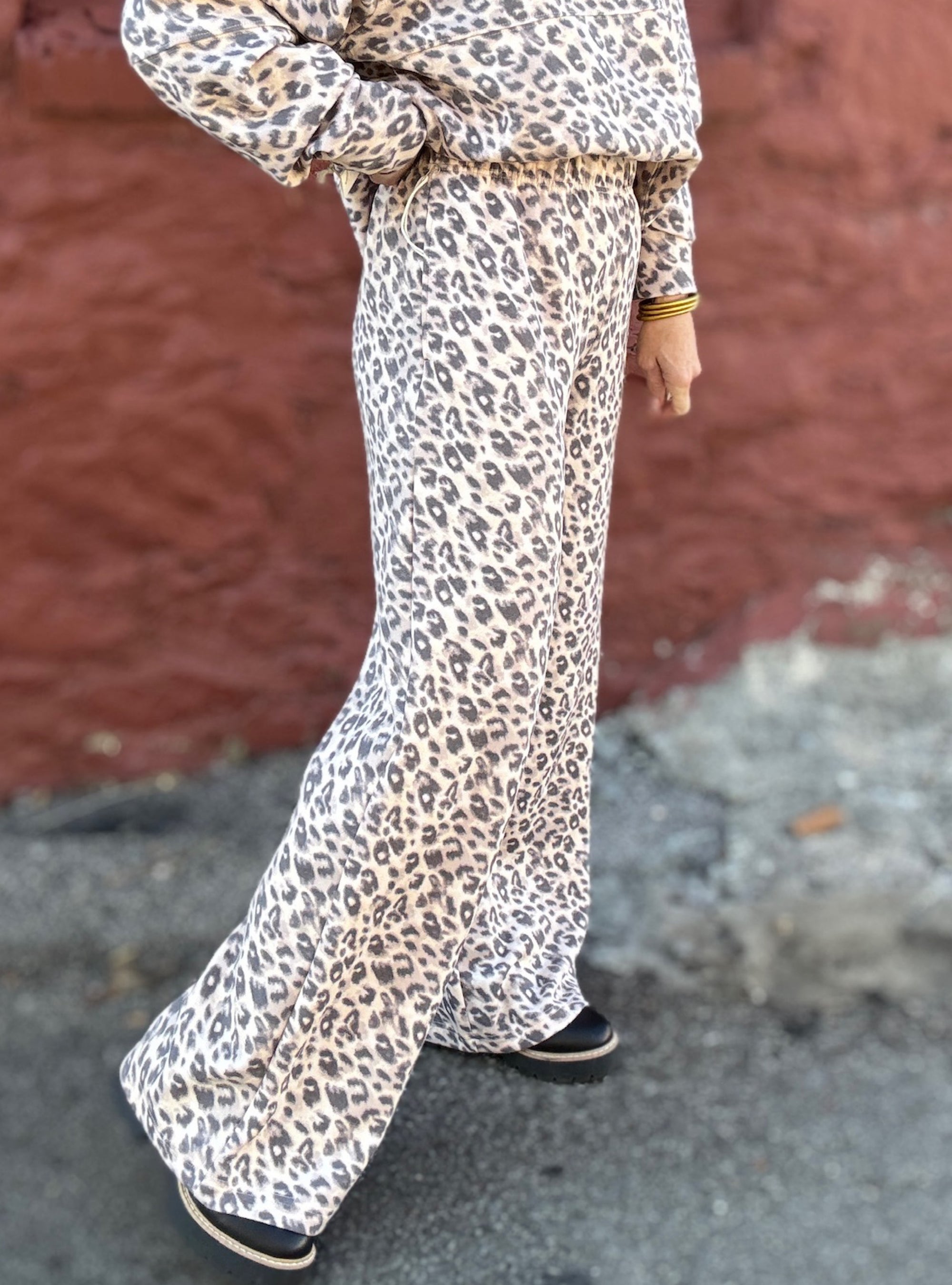 Vintage Havana Leopard Cloud Wide Leg Pant